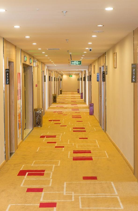 Thank Inn Plus Hotel Sichuan Neijiang Hongxing Red Star Macalline Bagian luar foto